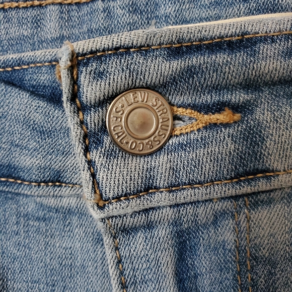 31 Levi's 711 Skinny Distressed Jeans - Picture 10 of 12
